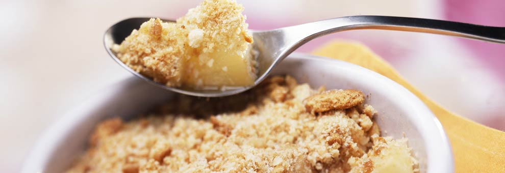 Crumble de peras y alajú aromatizado al whisky