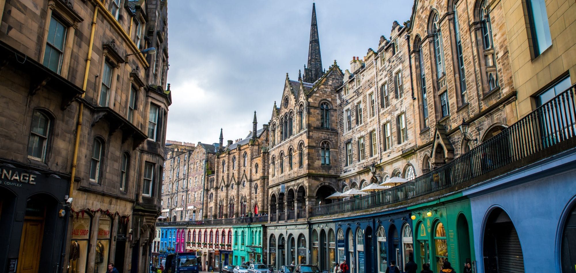victoria street la calle del arcoiris de edimburgo